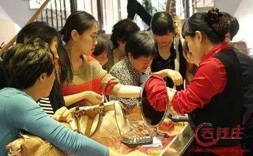 吃瓜现场中国大妈,揭秘民间舆论风向标