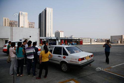 驾校的吃瓜群众