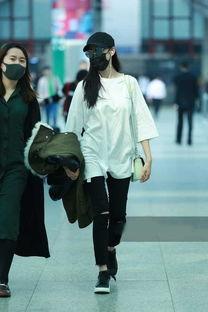 机场明星吃瓜,揭秘明星们的“吃瓜”瞬间